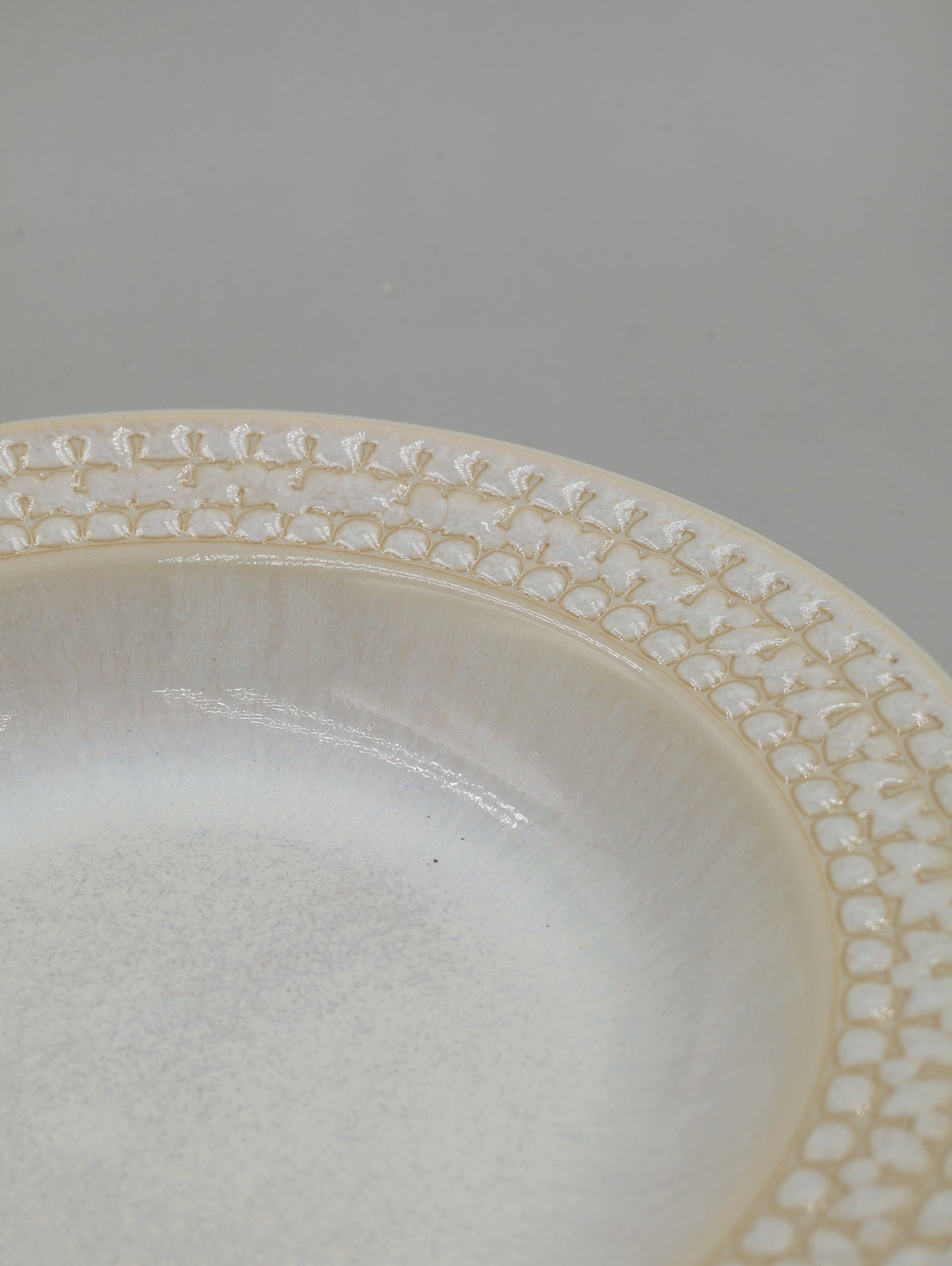 白釉碎花 日製 9吋湯盤
